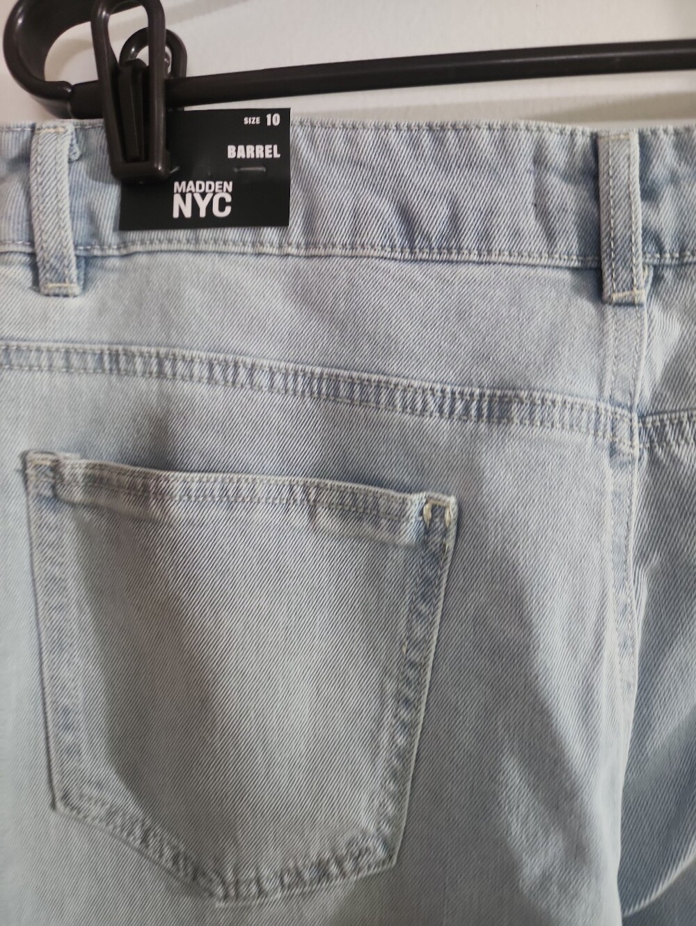 Women’s  Light Wash Mid Rise Barrel Denim  Jeans - Picture 6 of 11